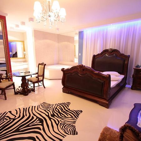 Miami Motel (Adults Only) Пиндамоньянгаба Экстерьер фото